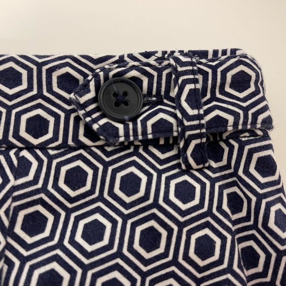 NWOT LAUNDRY | BLUE/WHITE HEXAGON PRINT BERMUDA SHORTS WITH 4 POCKETS | SIZE 4 - Picture 13 of 13